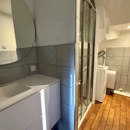 Апартаменты Practical Studio In The Heart Of La Rochelle