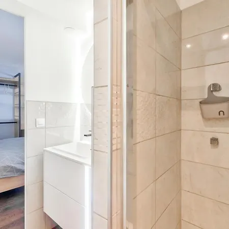 Practical Studio In The Heart Of La Rochelle *